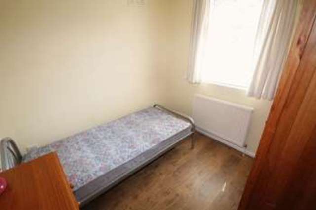  Image of 4 bedroom Semi-Detached house to rent in Fairways Avenue Benton Newcastle upon Tyne NE7 at Fairways Avenue  Newcastle Upon Tyne, NE7 7UB