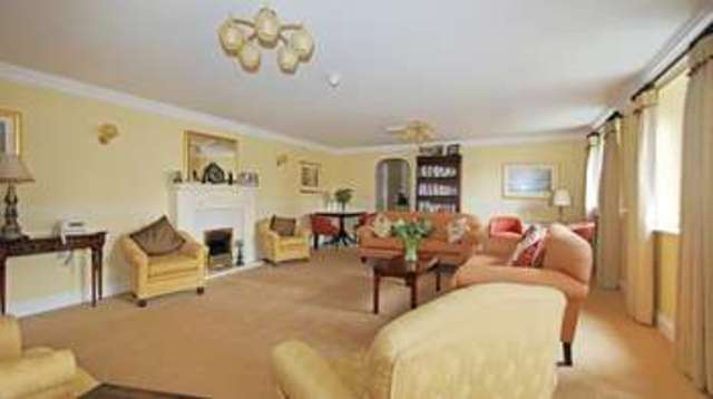  Image of 1 bedroom Retirement Property for sale in Trinity Street Fareham PO16 at 49 Trinity Street  Fareham, PO16 7SX