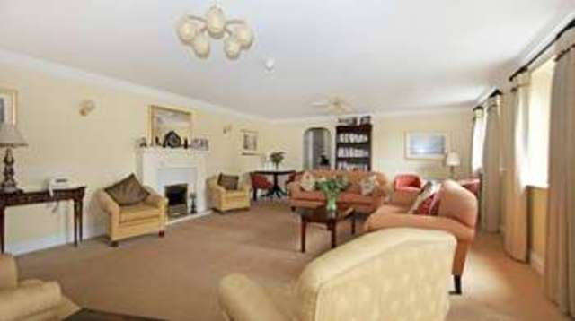  Image of 1 bedroom Retirement Property for sale in Trinity Street Fareham PO16 at 49 Trinity Street  Fareham, PO16 7SX
