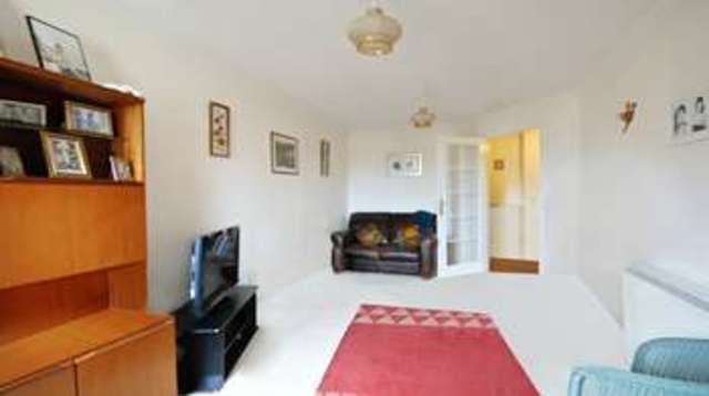  Image of 1 bedroom Retirement Property for sale in Trinity Street Fareham PO16 at 49 Trinity Street  Fareham, PO16 7SX