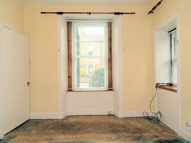  Image of 1 bedroom Flat for sale in Corbiehill Road Edinburgh EH4 at Corbiehill Road  Edinburgh, EH4 5AT