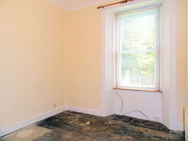  Image of 1 bedroom Flat for sale in Corbiehill Road Edinburgh EH4 at Corbiehill Road  Edinburgh, EH4 5AT