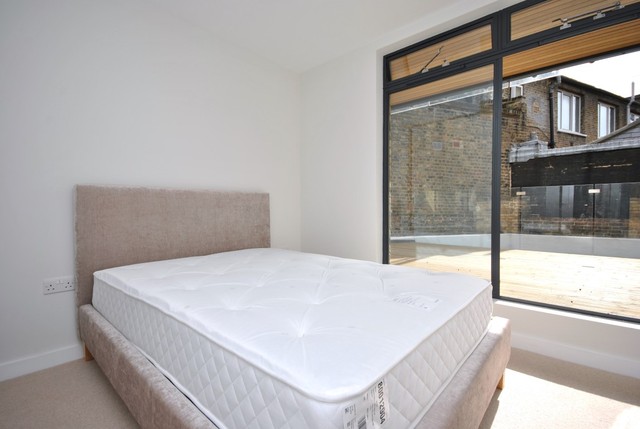  Image of 2 bedroom Flat to rent in Lisson Grove London NW1 at London, NW1 6UN
