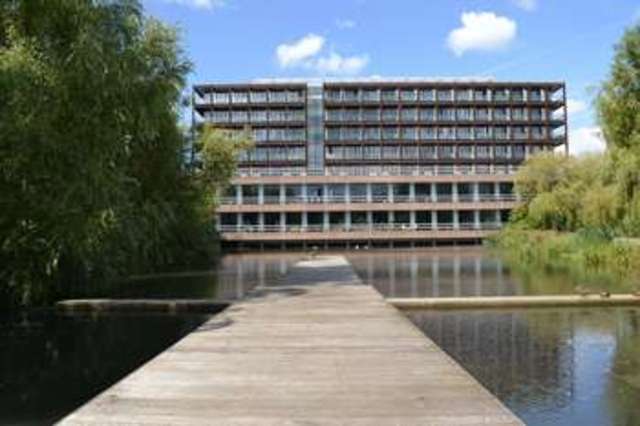  Image of 1 bedroom Flat to rent in Lake Shore Drive Bishopsworth Bristol BS13 at Lake Shore Drive  Bristol, BS13 7BH