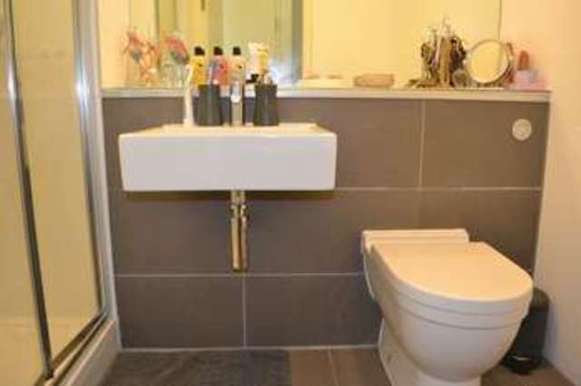  Image of 1 bedroom Flat to rent in Lake Shore Drive Bishopsworth Bristol BS13 at Lake Shore Drive  Bristol, BS13 7BH