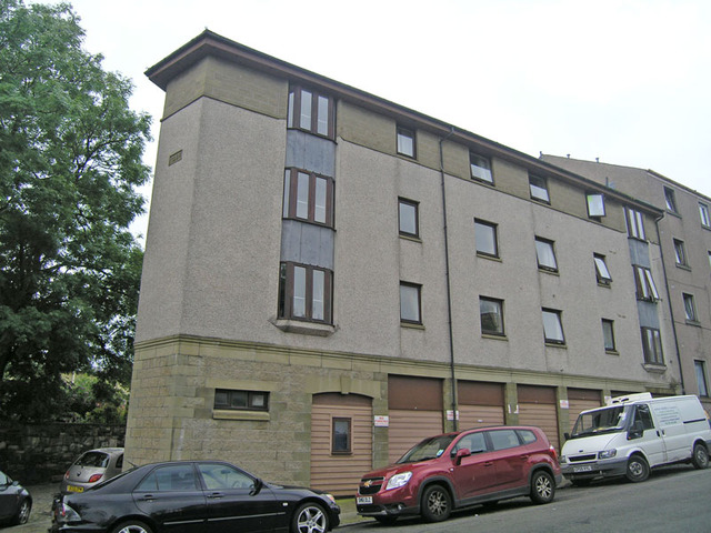  Image of 2 bedroom Flat to rent in Abbey Lane Edinburgh EH8 at Abbeyhill Edinburgh Edinburgh, EH8 8HH