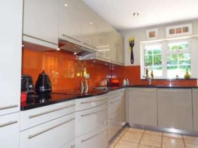  Image of 3 bedroom Bungalow for sale in Abbotts Close Rochester ME1 at Rochester Kent Rochester, ME1 3AZ