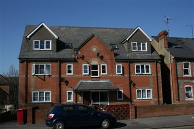  Image of 1 bedroom Flat to rent in Addington Road Reading RG1 at Reading, RG1 5PZ