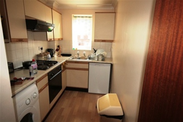  Image of 1 bedroom Flat to rent in Addington Road Reading RG1 at Reading, RG1 5PZ