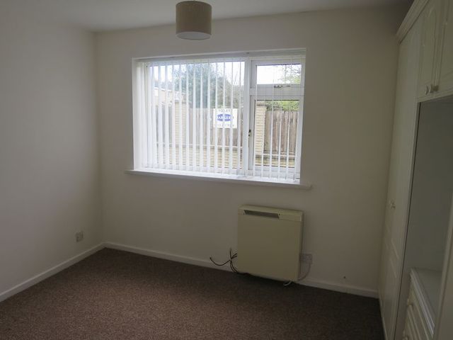  Image of 1 bedroom Flat to rent in Adwalton Close Drighlington Bradford BD11 at Adwalton Close Drighlington Bradford, BD11 1DQ