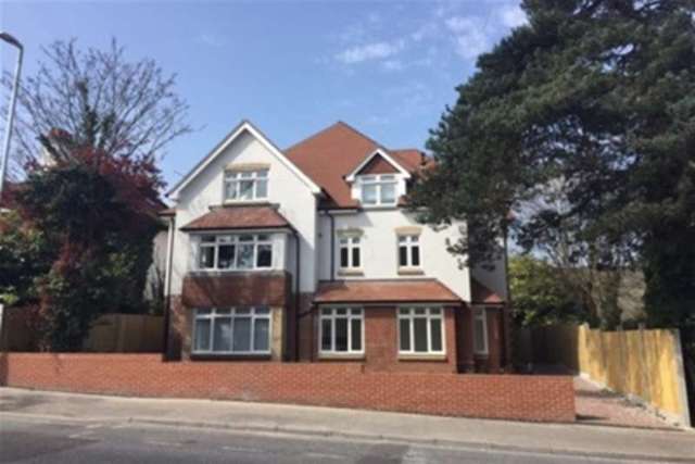  Image of 1 bedroom Flat to rent in Charminster Road Bournemouth BH8 at Bournemouth, BH8 9QQ