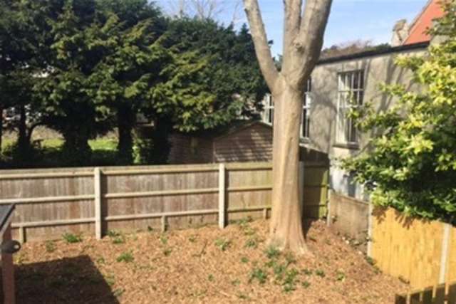  Image of 1 bedroom Flat to rent in Charminster Road Bournemouth BH8 at Bournemouth, BH8 9QQ