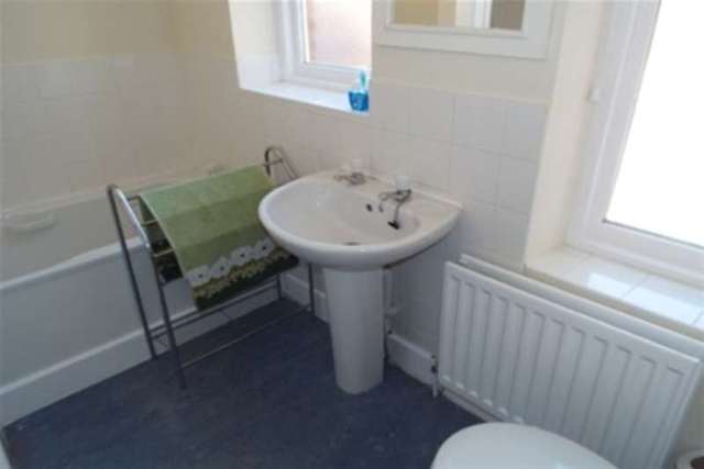  Image of 4 bedroom Terraced house to rent in Albemarle Avenue Gosforth Newcastle upon Tyne NE2 at Newcastle upon Tyne, NE2 3NQ
