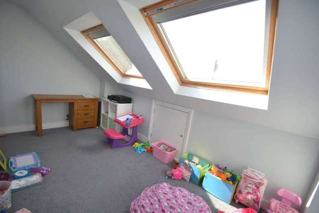  Image of 4 bedroom Semi-Detached house to rent in Albert Road Epsom KT17 at Albert Road  Epsom, KT17 4EQ