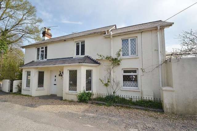  Image of 2 bedroom Detached house for sale in Camel Green Road Alderholt Fordingbridge SP6 at Alderholt Fordingbridge, SP6 3AN