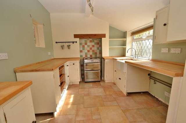  Image of 2 bedroom Detached house for sale in Camel Green Road Alderholt Fordingbridge SP6 at Alderholt Fordingbridge, SP6 3AN