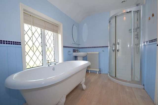  Image of 2 bedroom Detached house for sale in Camel Green Road Alderholt Fordingbridge SP6 at Alderholt Fordingbridge, SP6 3AN