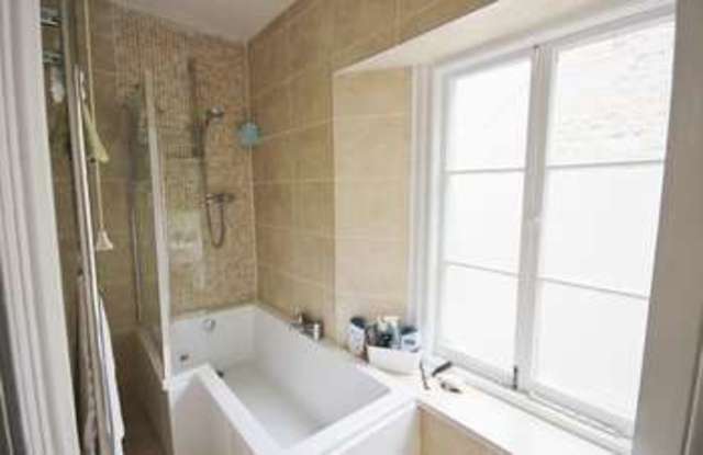  Image of 3 bedroom Detached house to rent in All Saints Lane Clevedon BS21 at All Saints Lane  Clevedon, BS21 6AX