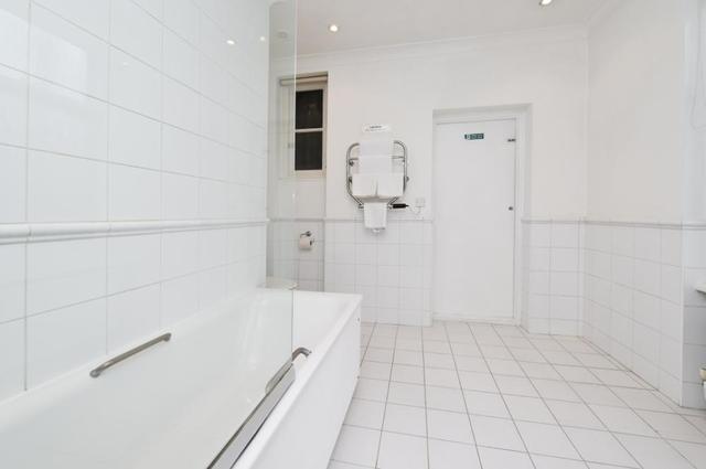  Image of 3 bedroom Flat to rent in Allen Street London W8 at Allen House  Allen Street, W8 6BH