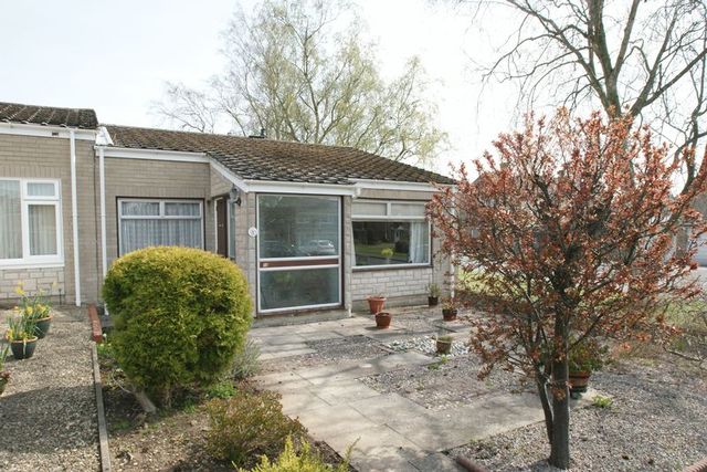  Image of 2 bedroom Bungalow for sale in Amberley Gardens Nailsea Bristol BS48 at Amberley Gardens Nailsea Nailsea, BS48 2HT