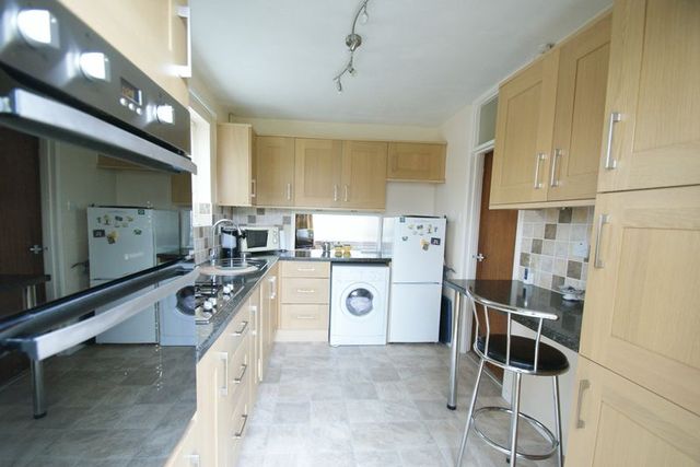  Image of 2 bedroom Bungalow for sale in Amberley Gardens Nailsea Bristol BS48 at Amberley Gardens Nailsea Nailsea, BS48 2HT