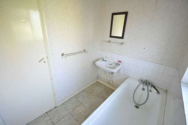  Image of 3 bedroom Terraced house for sale in Amity Road Reading RG1 at Amity Road  Reading, RG1 3LL