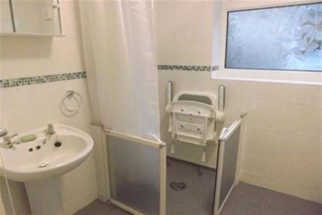  Image of 2 bedroom Bungalow to rent in Arran Drive Rhyl LL18 at Rhyl, LL18 2NS