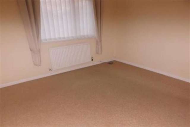 Image of 2 bedroom Bungalow to rent in Arran Drive Rhyl LL18 at Rhyl, LL18 2NS