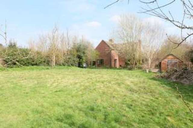  Image of 3 bedroom Detached house for sale in Astley Burf Stourport-on-Severn DY13 at Astley Burf Stourport-On-Severn, DY13 0RX