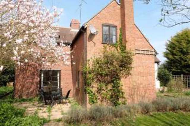  Image of 3 bedroom Detached house for sale in Astley Burf Stourport-on-Severn DY13 at Astley Burf Stourport-On-Severn, DY13 0RX