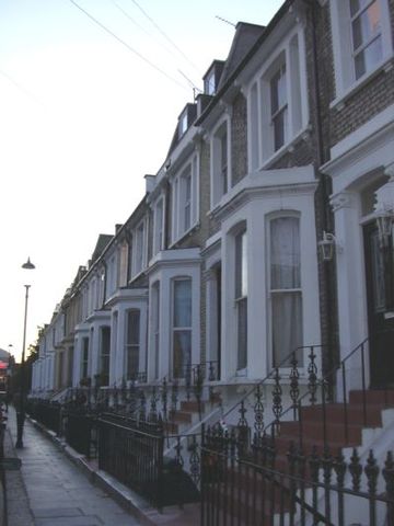  Image of 4 bedroom Flat to rent in Earls Court Gardens London SW5 at Earls Court Gardens  London, SW5 0TR
