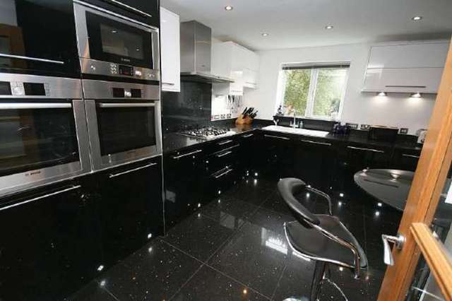  Image of 4 bedroom Detached house for sale in Badgers Gate Dunstable LU6 at Dunstable Beds. Church End, LU6 2BF