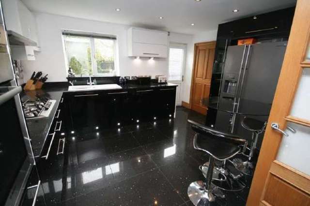  Image of 4 bedroom Detached house for sale in Badgers Gate Dunstable LU6 at Dunstable Beds. Church End, LU6 2BF