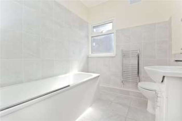  Image of 2 bedroom Flat to rent in Balls Pond Road London N1 at Canonbury, N1 4BW