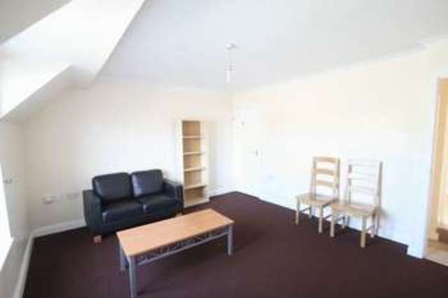  Image of 2 bedroom Terraced house to rent in High Street Bangor LL57 at Bangor, LL57 1NX