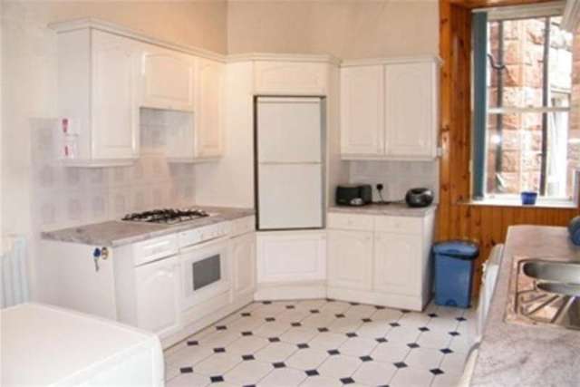  Image of 2 bedroom Flat to rent in Barrington Drive Glasgow G4 at Glasgow, G4 9ET
