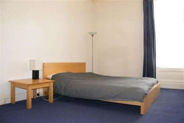  Image of 2 bedroom Flat to rent in Barrington Drive Glasgow G4 at Glasgow, G4 9ET