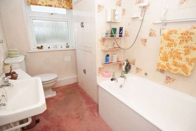  Image of 1 bedroom Cottage for sale in Barrow Road Sileby Loughborough LE12 at Sileby, LE12 7LP