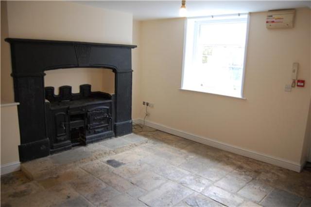 Image of 1 bedroom Flat to rent in London Road Charlton Kings Cheltenham GL52 at Gloucestershire, GL52 6HL
