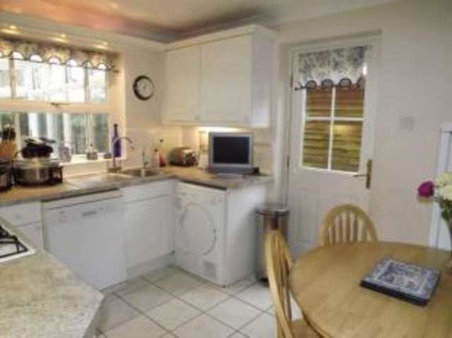  Image of 3 bedroom Detached house for sale in Goldfinch Gardens Basingstoke RG22 at Basingstoke Hampshire Kempshott, RG22 5UE