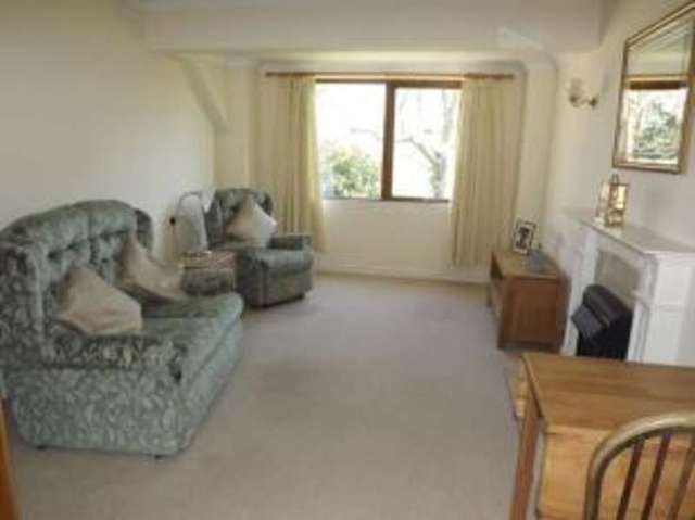  Image of 1 bedroom Retirement Property for sale in Hillstead Court Basingstoke RG21 at Basingstoke Hampshire Basingstoke, RG21 3PT
