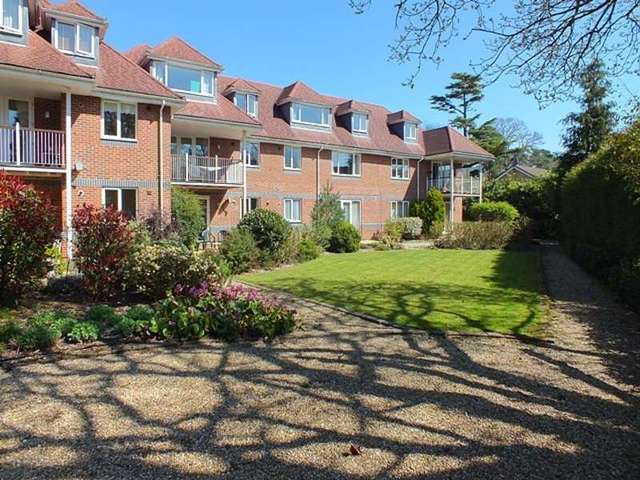  Image of 2 bedroom Flat to rent in Bassett Green Road Southampton SO16 at Bassett 200 Bassett Green Road Southampton, SO16 3EU