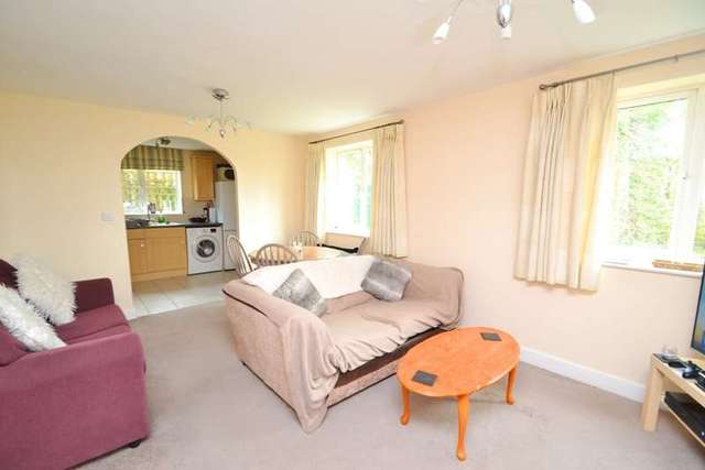  Image of 2 bedroom Flat for sale in Glen Eyre Road Southampton SO16 at 45 Glen Eyre Road  Southampton, SO16 3NS