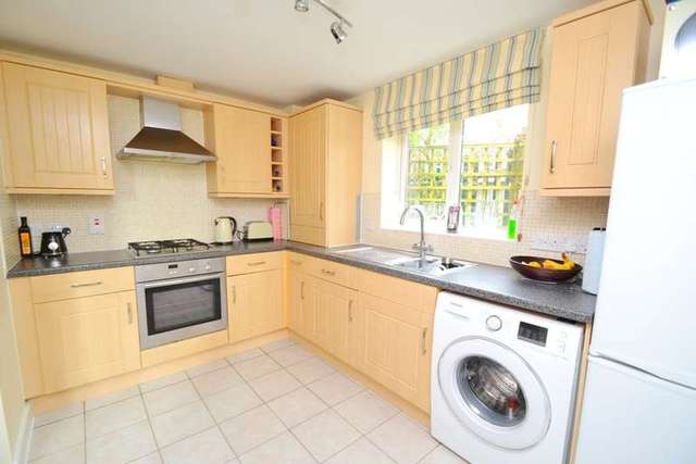  Image of 2 bedroom Flat for sale in Glen Eyre Road Southampton SO16 at 45 Glen Eyre Road  Southampton, SO16 3NS