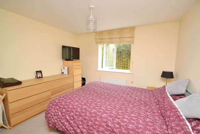  Image of 2 bedroom Flat for sale in Glen Eyre Road Southampton SO16 at 45 Glen Eyre Road  Southampton, SO16 3NS