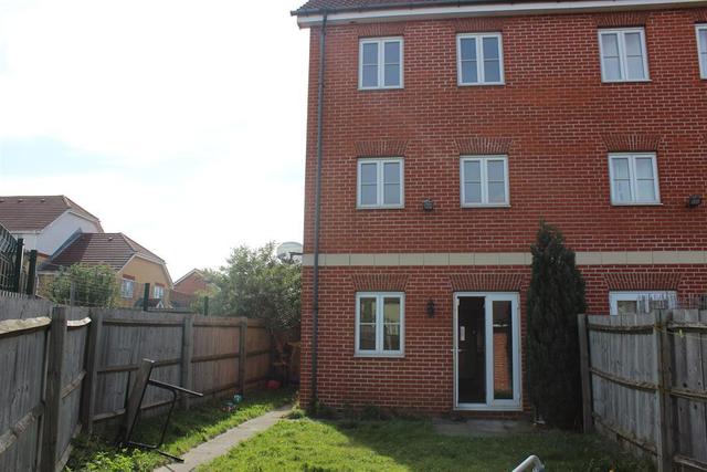  Image of 3 bedroom End of Terrace for sale in Battery Road London SE28 at West Thamesmead London Thamesmead, SE28 0JN