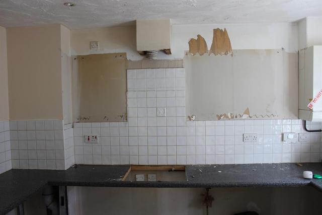  Image of 3 bedroom End of Terrace for sale in Battery Road London SE28 at West Thamesmead London Thamesmead, SE28 0JN
