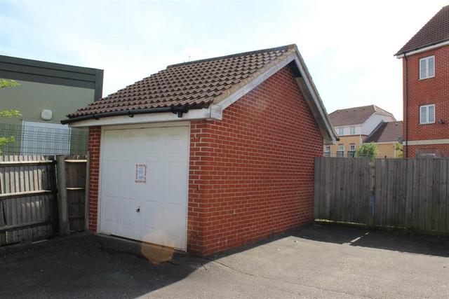  Image of 3 bedroom End of Terrace for sale in Battery Road London SE28 at West Thamesmead London Thamesmead, SE28 0JN