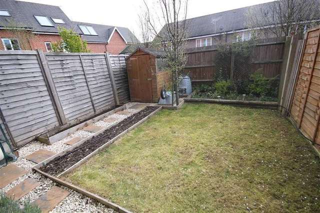  Image of 3 bedroom Town House for sale in Battle Square Reading RG30 at Reading, RG30 1AL