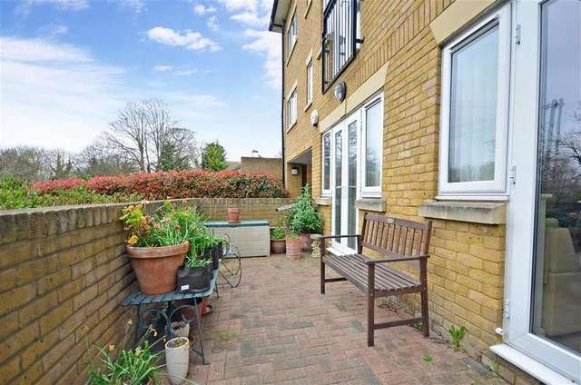  Image of 3 bedroom Ground Flat for sale in Bean Road Greenhithe DA9 at Greenhithe Kent Greenhithe, DA9 9JB
